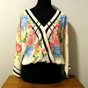 FLYING TOMATO WRAP TOP. SIZE LARGE